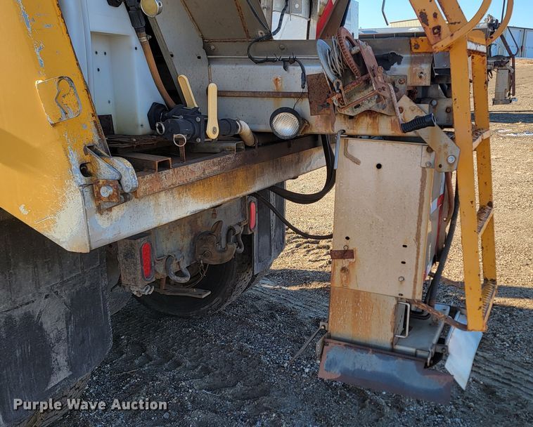 image for item KU9054 2009 Sterling  LT9500 dump truck