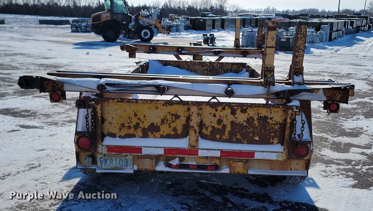 image for item LA9532 1997 Tow Master pole trailer