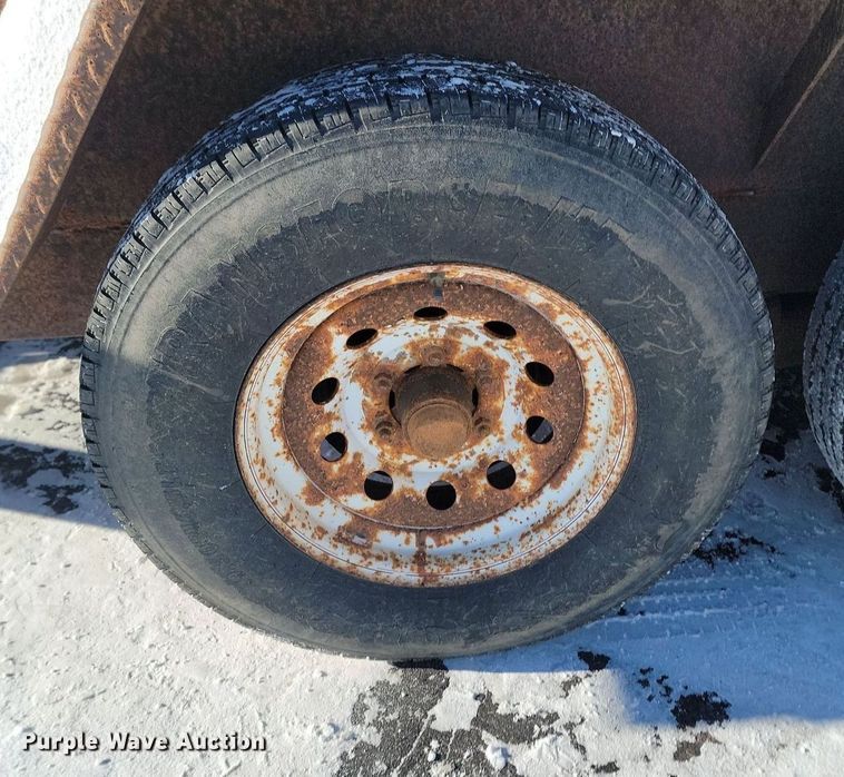 image for item LA9532 1997 Tow Master pole trailer