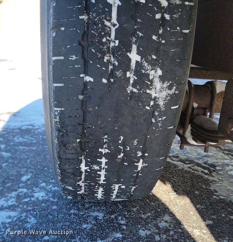 image for item LA9532 1997 Tow Master pole trailer