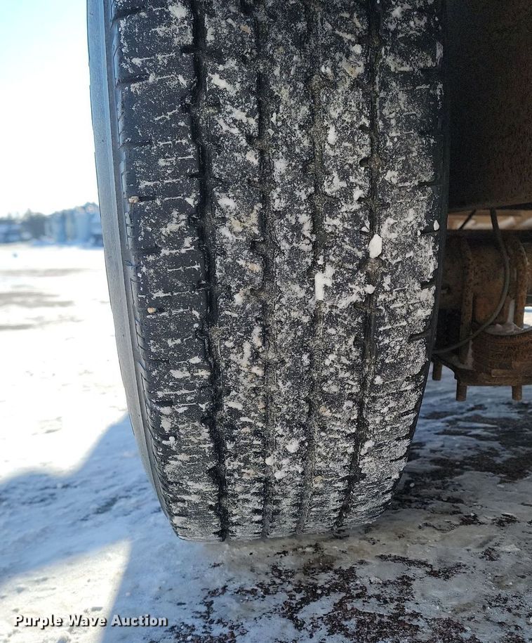 image for item LA9532 1997 Tow Master pole trailer