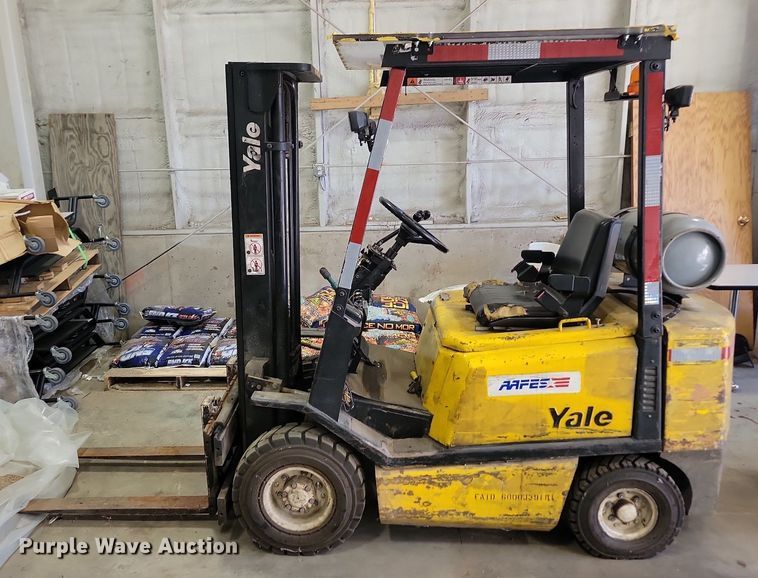 image for item LA9616 Yale GLP040AENUAE079 forklift