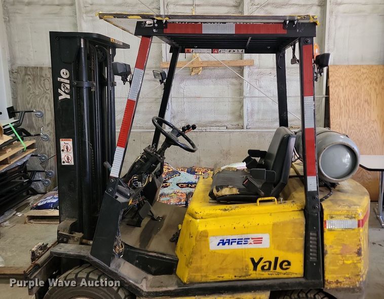 image for item LA9616 Yale GLP040AENUAE079 forklift