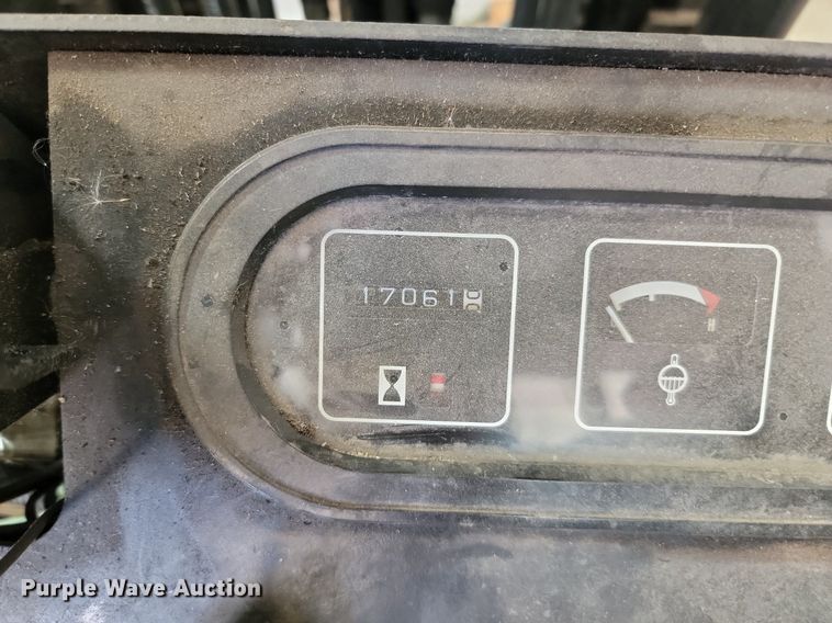 image for item LA9616 Yale GLP040AENUAE079 forklift