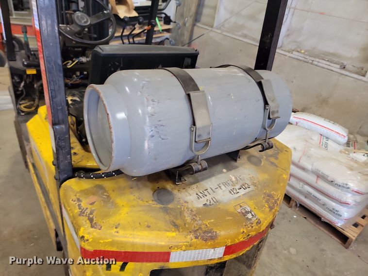 image for item LA9616 Yale GLP040AENUAE079 forklift