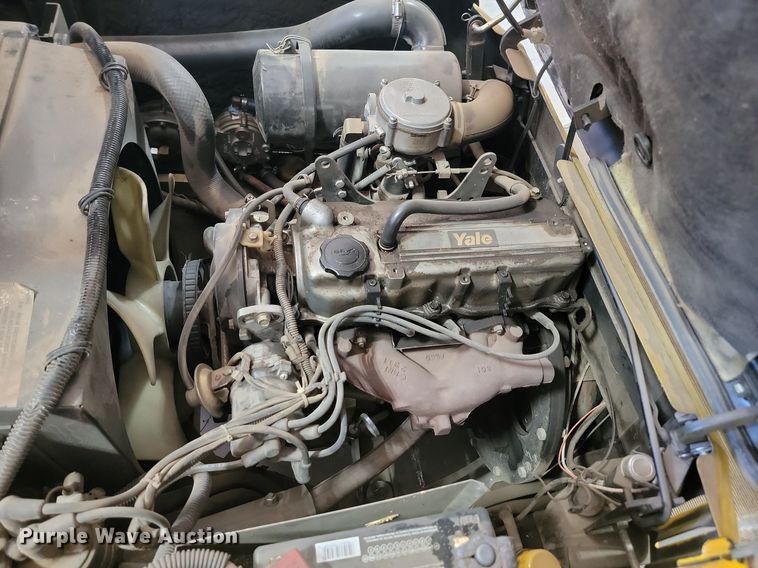 image for item LA9616 Yale GLP040AENUAE079 forklift