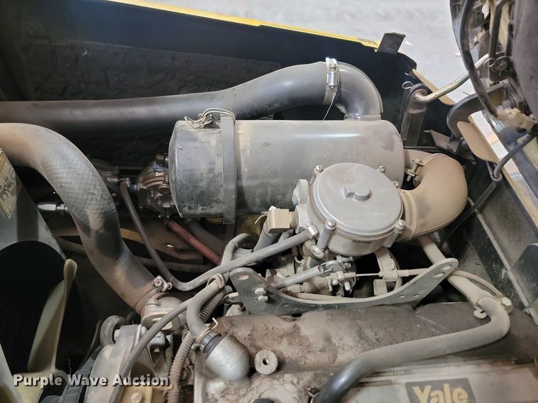 image for item LA9616 Yale GLP040AENUAE079 forklift