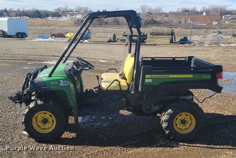 image for item LA9617 2013 John Deere 825i utility vehicle