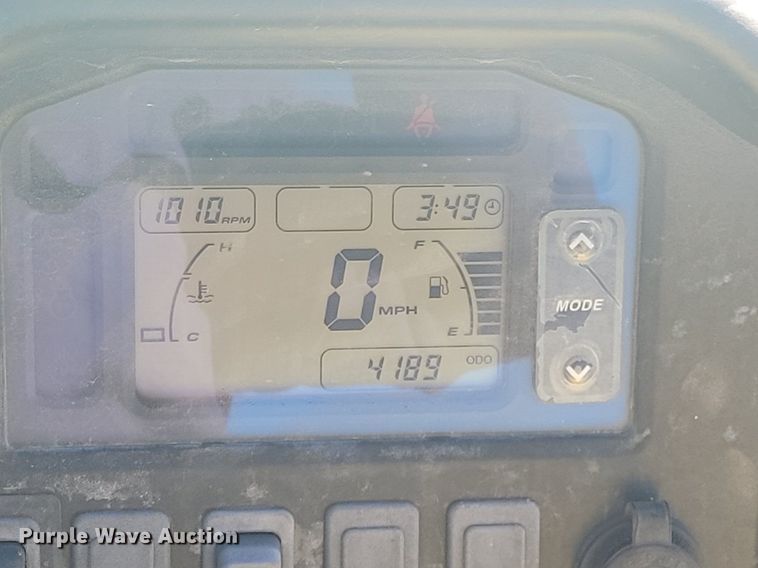 image for item LA9617 2013 John Deere 825i utility vehicle