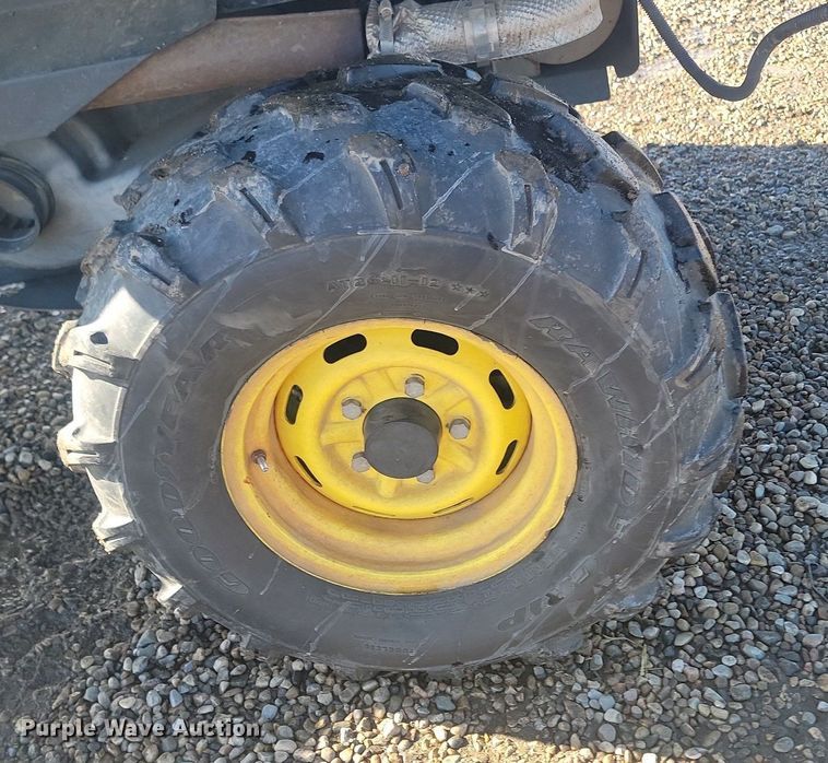 image for item LA9617 2013 John Deere 825i utility vehicle