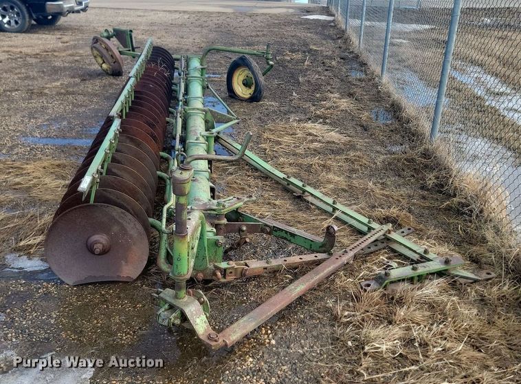 image for item LA9620 John Deere Sureflex Tiller disk