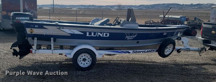 image for item LA9624 1996 Lund Pro V DLX boat