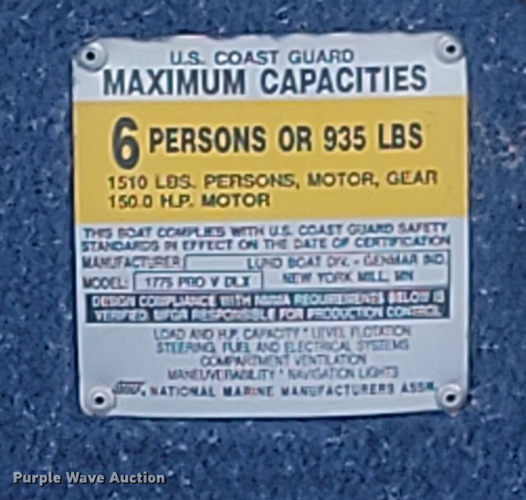 image for item LA9624 1996 Lund Pro V DLX boat