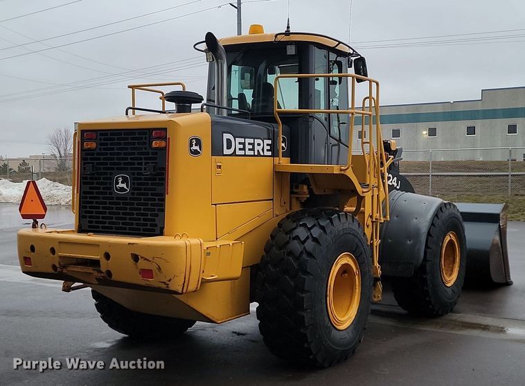 image for item LA9646 2004 John Deere 724J wheel loader