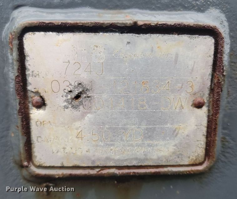 image for item LA9646 2004 John Deere 724J wheel loader