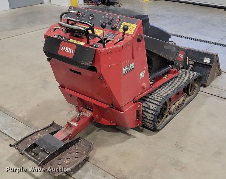 image for item LA9647 2013 Toro Dingo 22324 TX525 compact utility loader
