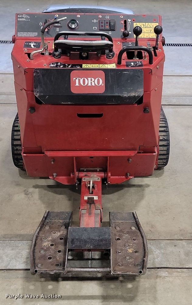 image for item LA9647 2013 Toro Dingo 22324 TX525 compact utility loader