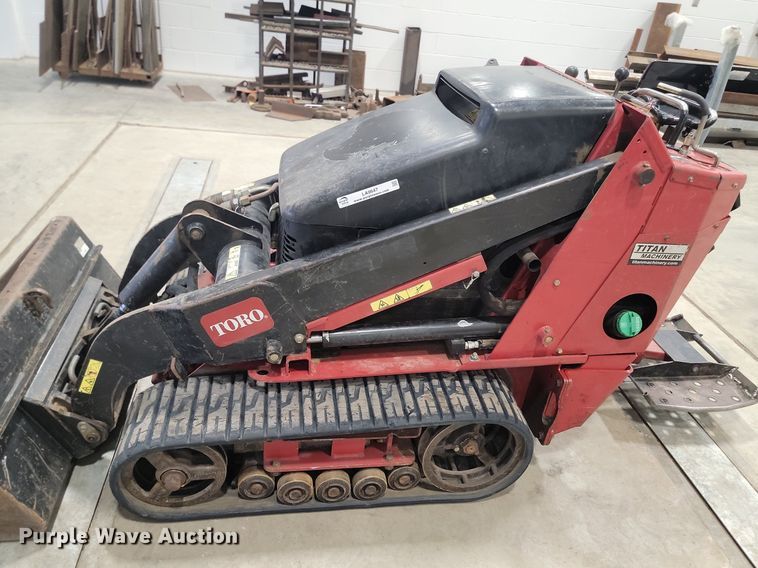 image for item LA9647 2013 Toro Dingo 22324 TX525 compact utility loader