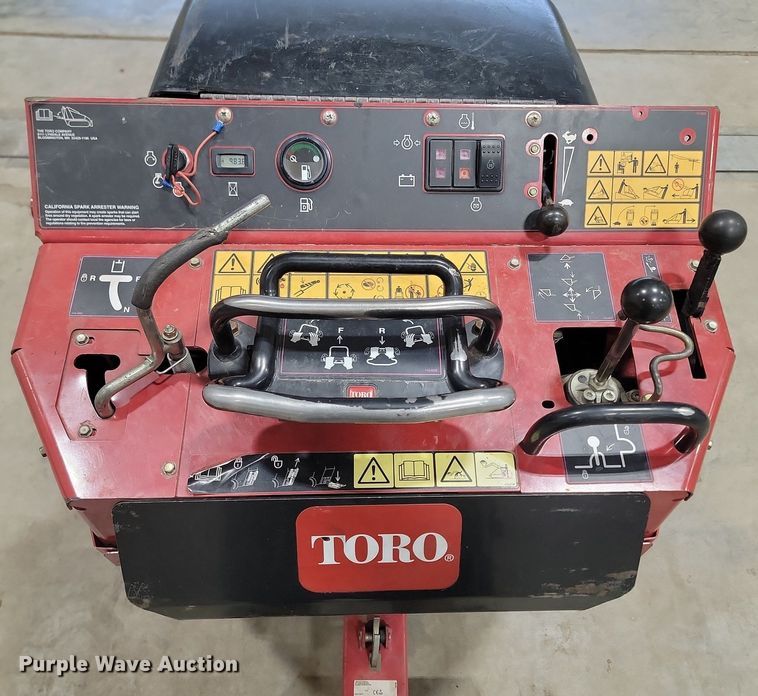 image for item LA9647 2013 Toro Dingo 22324 TX525 compact utility loader