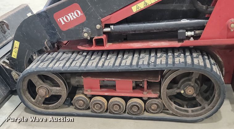 image for item LA9647 2013 Toro Dingo 22324 TX525 compact utility loader