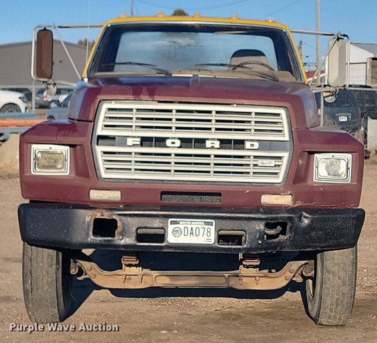 image for item LA9656 1984 Ford  F8000 truck cab and chassis