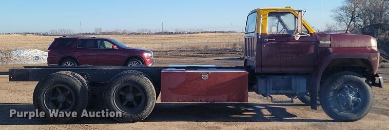 image for item LA9656 1984 Ford  F8000 truck cab and chassis