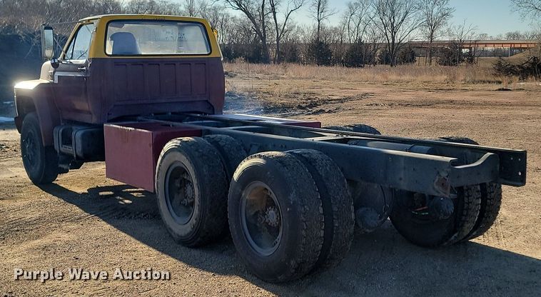 image for item LA9656 1984 Ford  F8000 truck cab and chassis