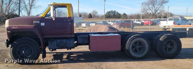 image for item LA9656 1984 Ford  F8000 truck cab and chassis