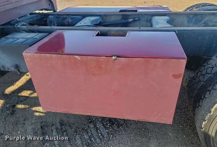 image for item LA9656 1984 Ford  F8000 truck cab and chassis