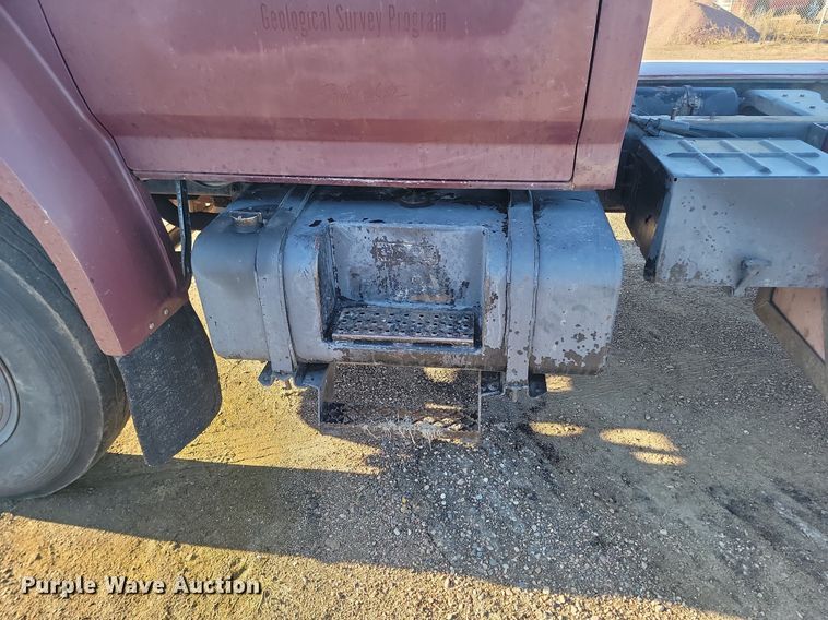 image for item LA9656 1984 Ford  F8000 truck cab and chassis