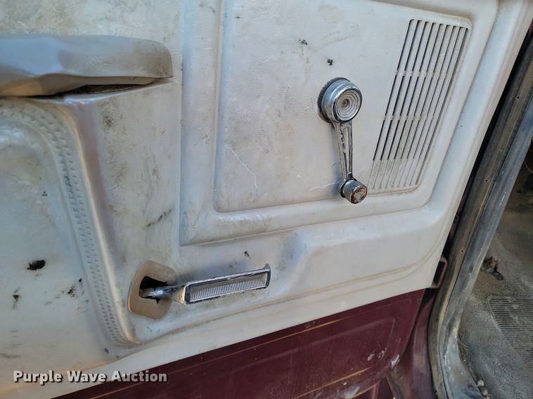 image for item LA9656 1984 Ford  F8000 truck cab and chassis