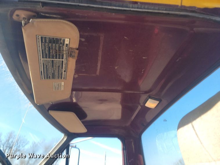 image for item LA9656 1984 Ford  F8000 truck cab and chassis