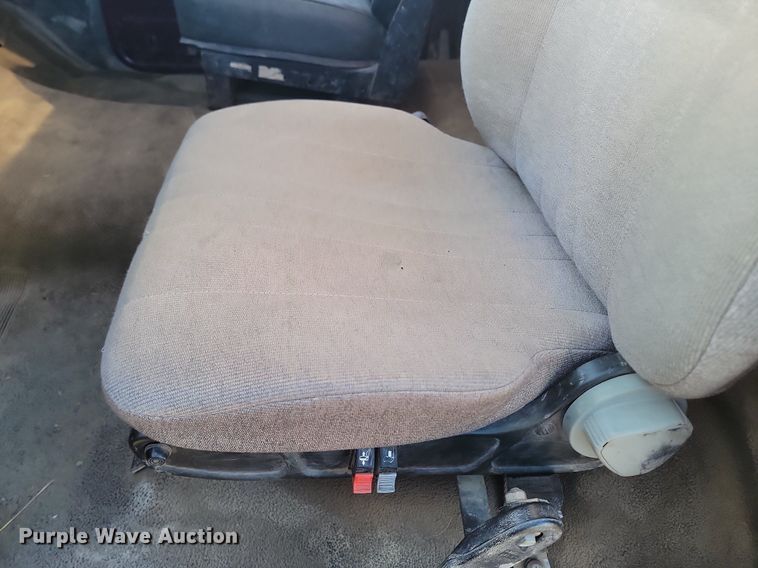 image for item LA9656 1984 Ford  F8000 truck cab and chassis