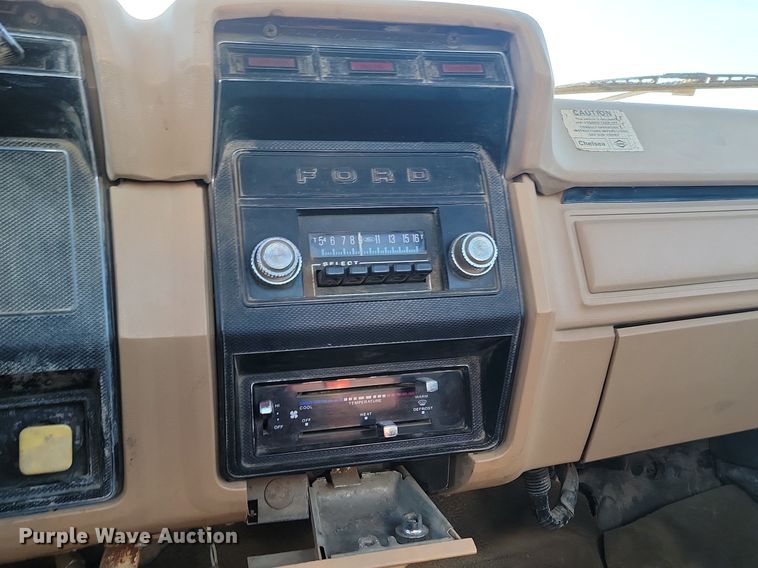 image for item LA9656 1984 Ford  F8000 truck cab and chassis