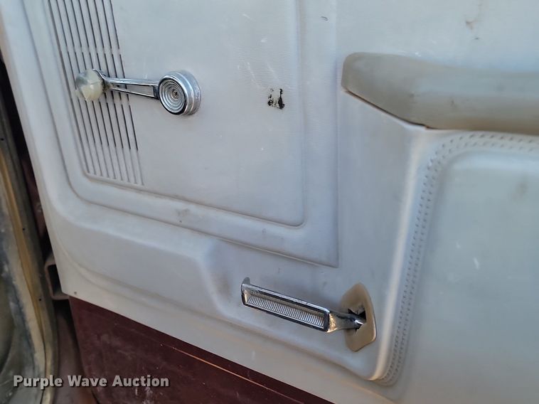 image for item LA9656 1984 Ford  F8000 truck cab and chassis