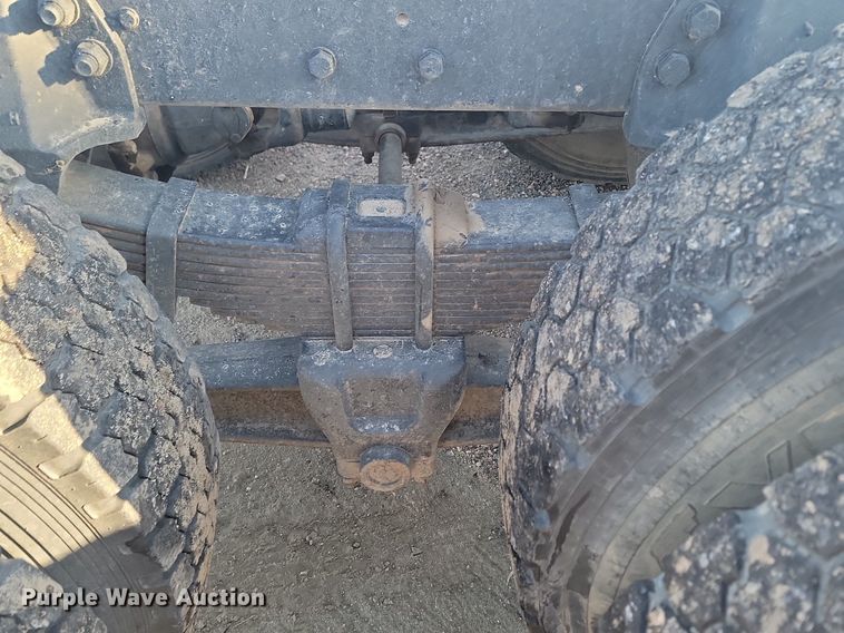 image for item LA9656 1984 Ford  F8000 truck cab and chassis