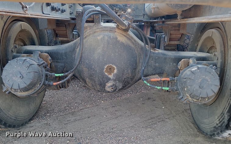 image for item LA9656 1984 Ford  F8000 truck cab and chassis