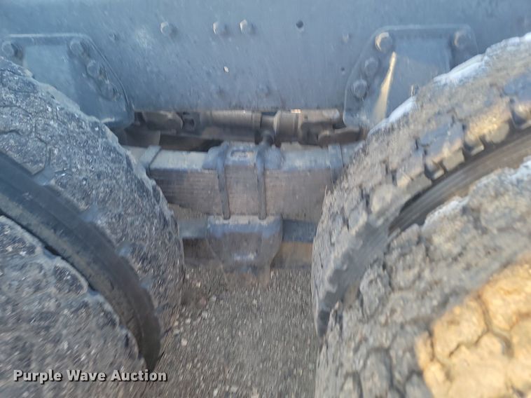 image for item LA9656 1984 Ford  F8000 truck cab and chassis