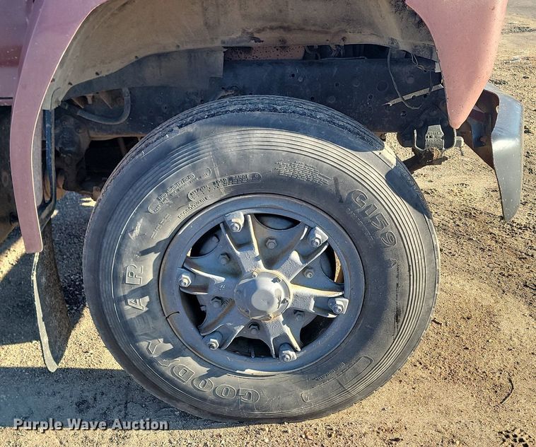 image for item LA9656 1984 Ford  F8000 truck cab and chassis