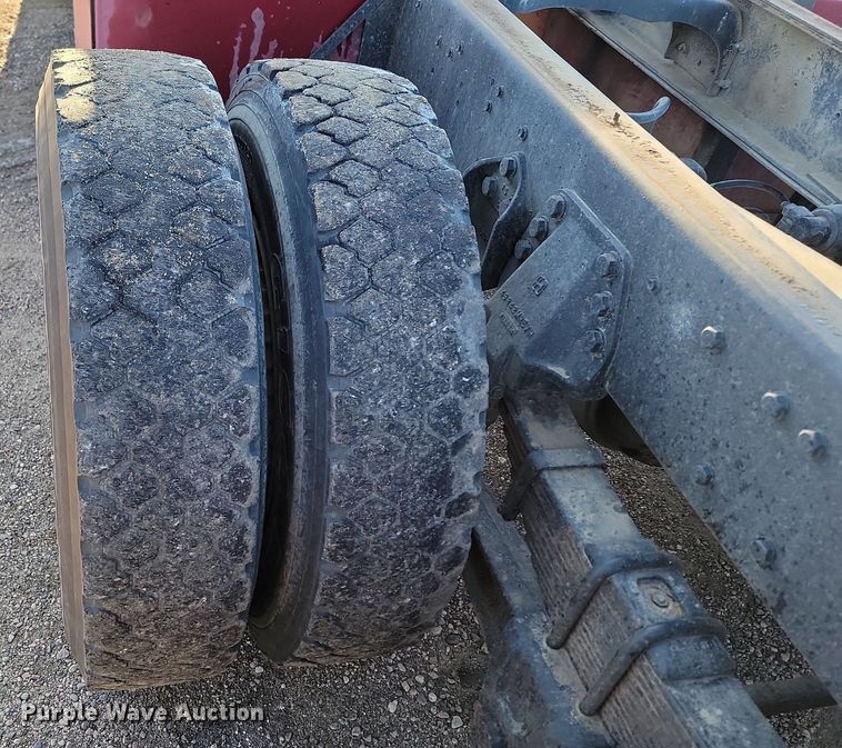 image for item LA9656 1984 Ford  F8000 truck cab and chassis