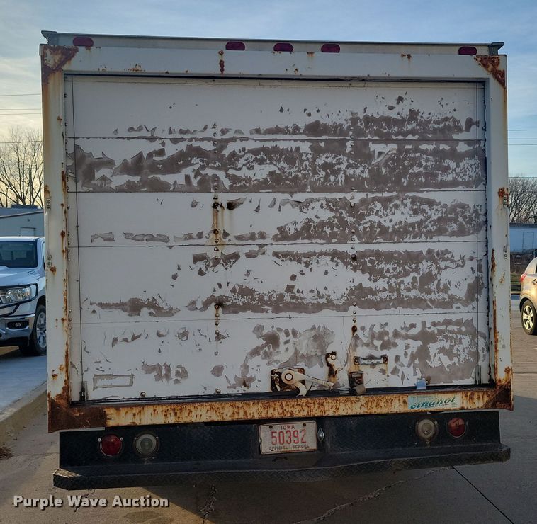 image for item LC9439 2005 Chevrolet Express G3500 box truck