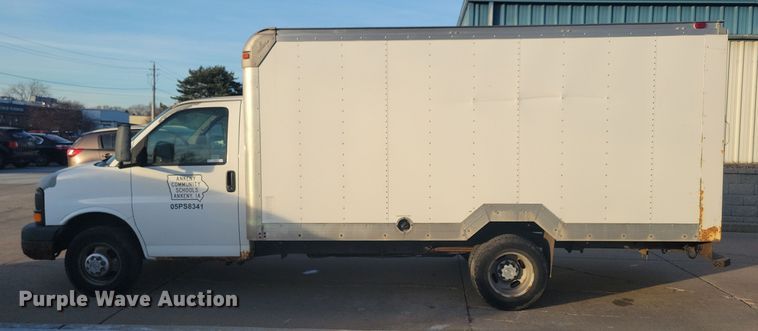image for item LC9439 2005 Chevrolet Express G3500 box truck