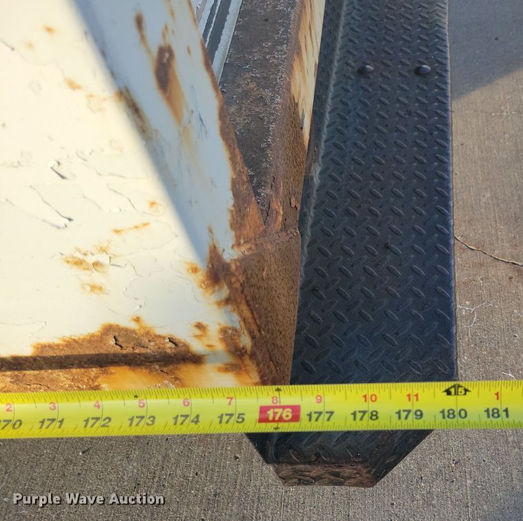 image for item LC9439 2005 Chevrolet Express G3500 box truck