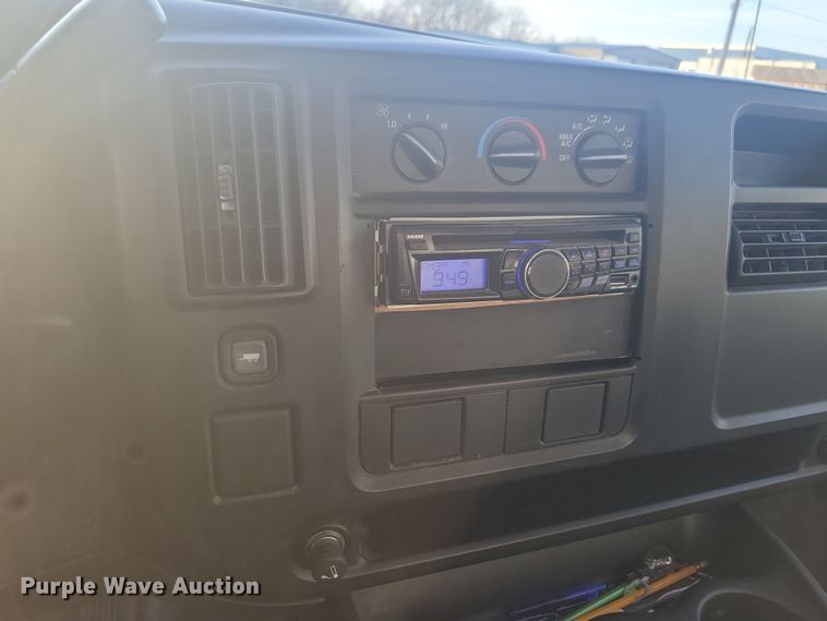 image for item LC9439 2005 Chevrolet Express G3500 box truck