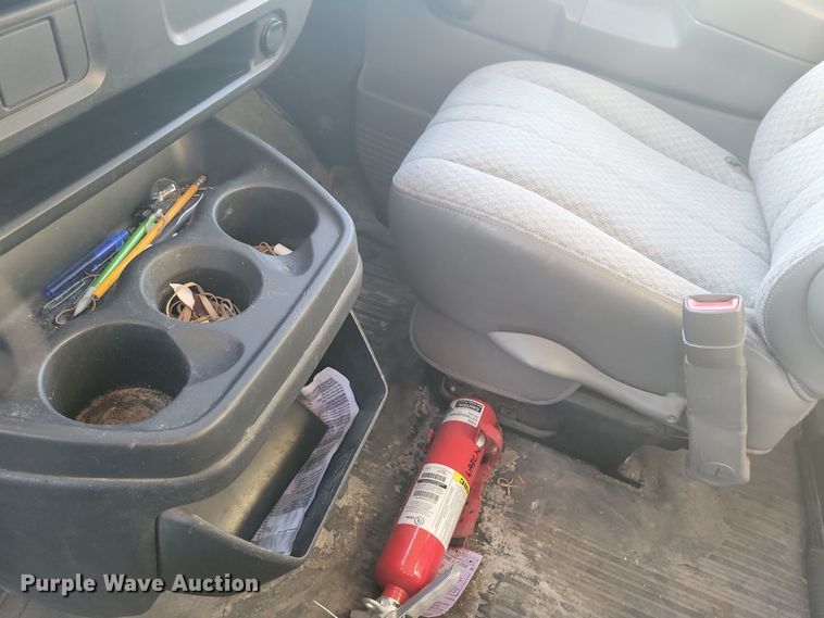 image for item LC9439 2005 Chevrolet Express G3500 box truck