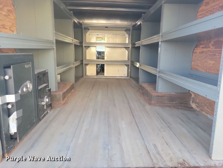 image for item LC9439 2005 Chevrolet Express G3500 box truck