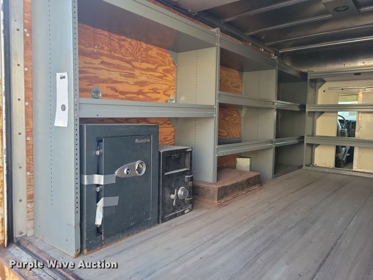 image for item LC9439 2005 Chevrolet Express G3500 box truck