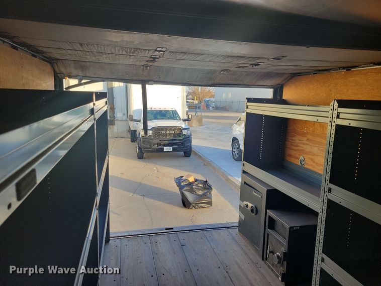 image for item LC9439 2005 Chevrolet Express G3500 box truck