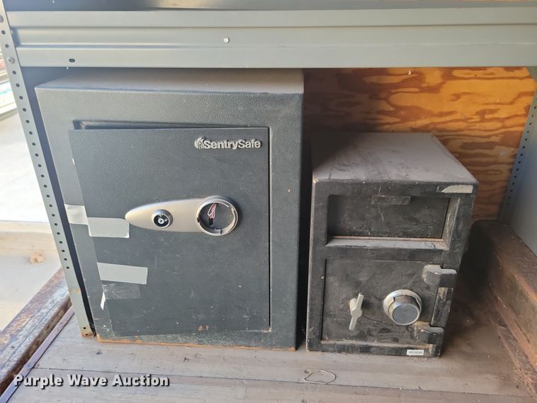 image for item LC9439 2005 Chevrolet Express G3500 box truck