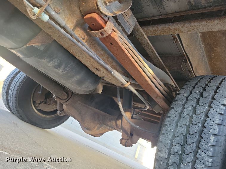 image for item LC9439 2005 Chevrolet Express G3500 box truck